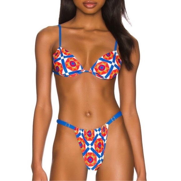 WeWoreWhat Other - WeWoreWhat Women’s Adjustable Ruched Mosaic Bikini Bottom